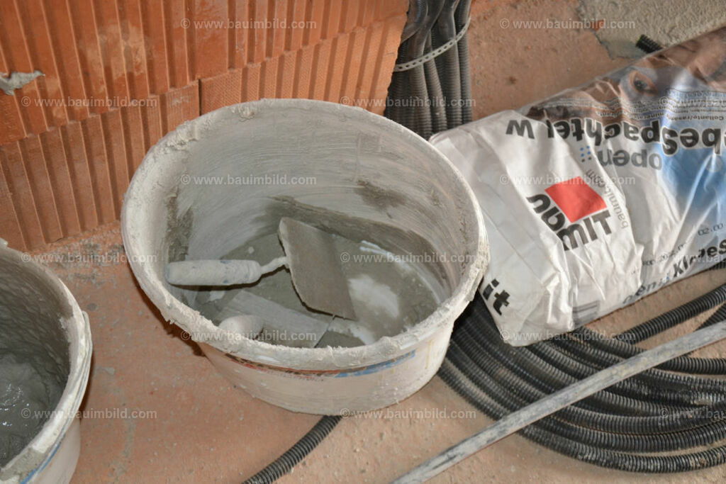 bib-lg18-putzarbeiten-0027 | Nach LV-Leistungsgruppen sortierte Detailfotos über den Bau eines Hauses. Alle Hausbau-Bilder direkt vom Urheber und Autor der Website Haus-Selber-Bauen.com