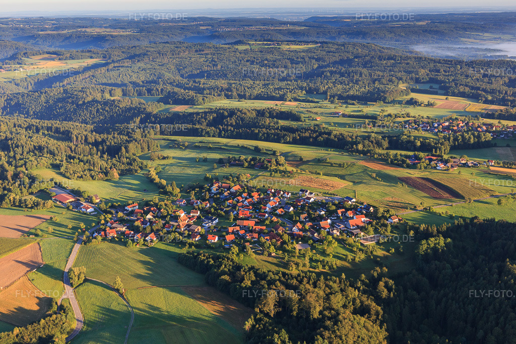 Luftbild: Ortsansicht von Süden im Ortsteil Hohenhardtsweiler in Oberrot im Bundesland Baden-Württemberg in Deutschland. Foto: IMG_093716.jpg vom 23.08.2016 durch Werner Riehm/FLY-FOTO.de