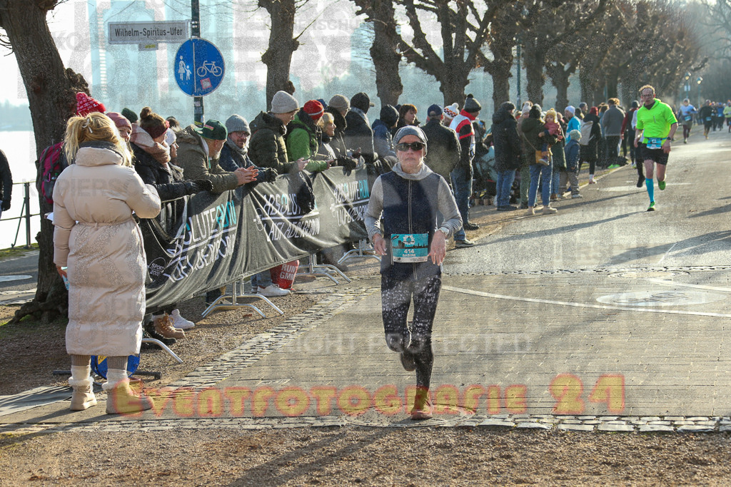 241231_1201_EX1_3453 | Sportfotografie im Rhein-Sieg Kreis, Köln, Bonn, NRW, Rheinland Pfalz, Hessen, etc. Unser Tätigkeitsfeld umfasst den Laufsport vom Volkslauf über den Marathon, Duathlon, Triathon bis zum Ultralauf wie Kölnpfad Ultra oder Schindertrail.