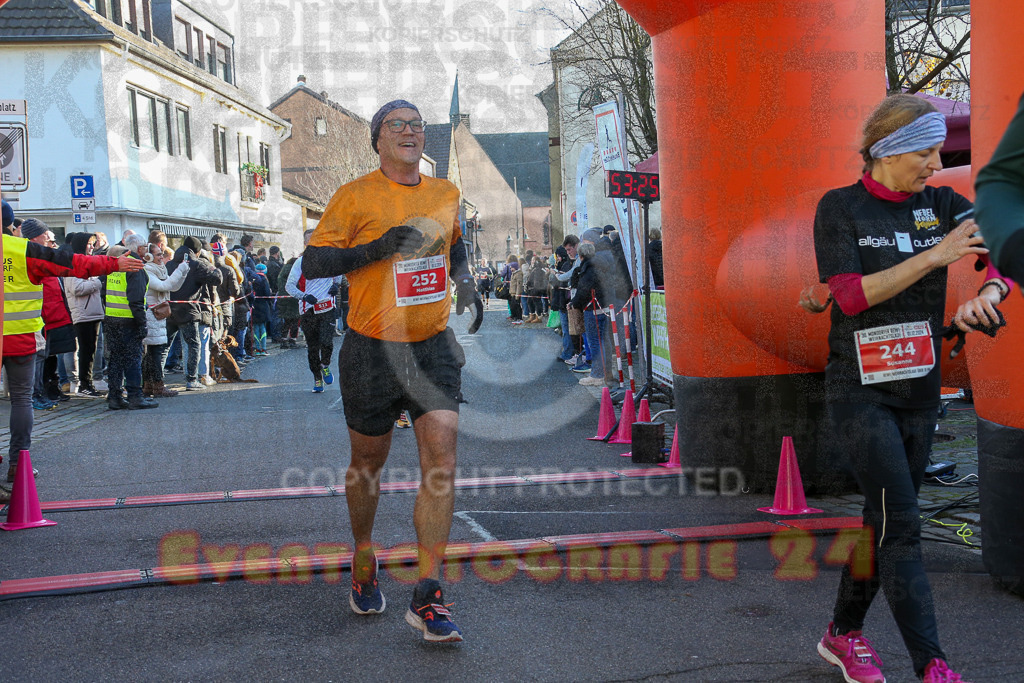 241201_1229_EX1_2361 | Sportfotografie im Rhein-Sieg Kreis, Köln, Bonn, NRW, Rheinland Pfalz, Hessen, etc. Unser Tätigkeitsfeld umfasst den Laufsport vom Volkslauf über den Marathon, Duathlon, Triathon bis zum Ultralauf wie Kölnpfad Ultra oder Schindertrail.