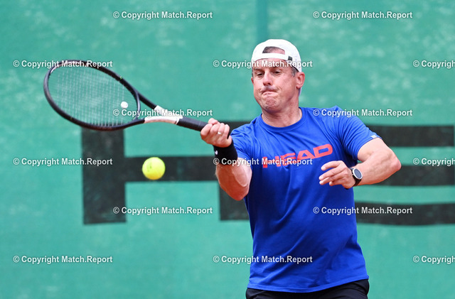 Tennis Herren 50 SPG TC Dettingen/TV Glatt I - TA SV Pfrondorf | Tennis Herren 50   03.07.2021StaffelligaSPG TC Dettingen/TV Glatt I - TA SV PfrondorfWinfried Droessel (SPG TC Dettingen/TV Glatt I)FOTO: ULMER PressebildagenturxxNOxMODELxRELEASExx