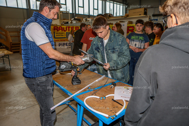 Rauter Installationen - Poly goes Backstage | Bildershop von pixelworld.at - Realisiert mit Pictrs.com