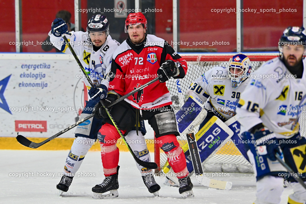 SIJ ACRONI JESENICE vs. EK Die Zeller Eisbären  | #72 Sillanpaa Santeri ACRONI JESENICE,  #14 Steiler Kele EK DIE ZELLER EISBÄREN, #30 Zimmermann Max EK DIE ZELLER EISBÄREN, SIJ ACRONI JESENICE vs. EK Die Zeller Eisbären , SIJ ACRONI JESENICE vs. EK Die Zeller Eisbären  am 08.04.2025 in Jesenice (Športni Park Podmežakla), Slowenien, (Photo by Bernd Stefan)