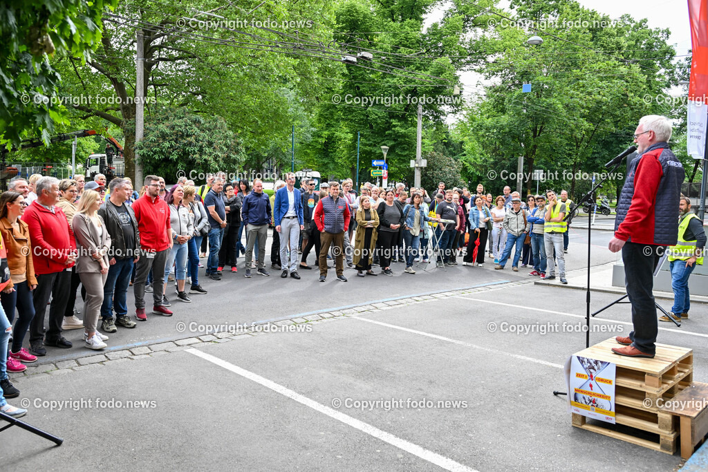 Kundgebung der Gewerkschaft_ Pflege und Gesundheit_ 16.05.2024-5 | 16.05.2024, Linz, AUT, Kundgebung der Gewerkschaft zu Arbeitsbedingungen im Pflege- und Gesundheitsbereich, im Bild Kundgebungsteilnehmer, Younion, OeGB, Vida, GPA, Gewerkschaft