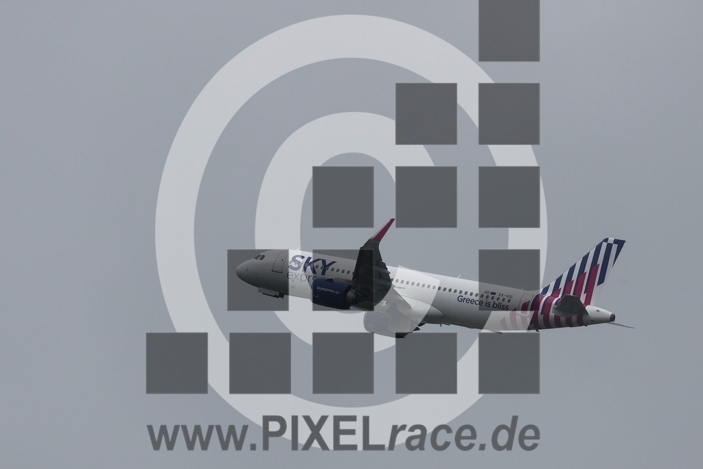 social-20240604_33695 | Schöne Erinnerungen an spannende Momente - das festzuhalten ist unser Job. PIXELrace.de ist seit 2003 auf den Rennstrecken Europas unterwegs um die Action draußen beim Fahren und die wunderbare Stimmung imm Fahrerlager für euch einzufangen.