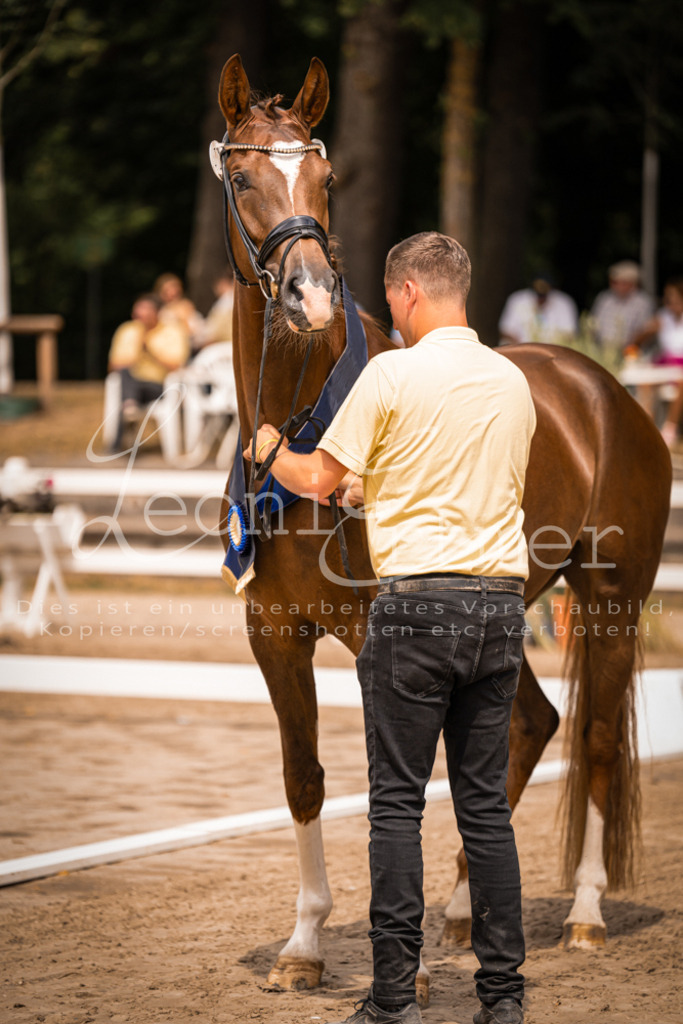 3.Fr00230 | Leoni Ertmer Photography - Realisiert mit Pictrs.com