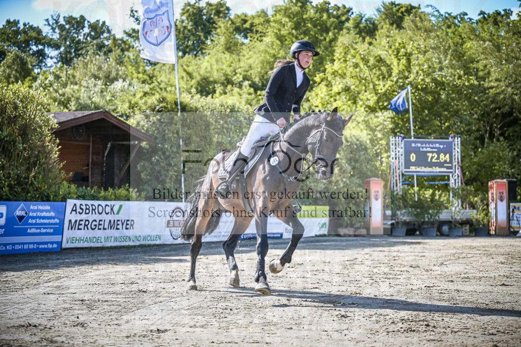 DOS_7692 | Entdecke hochwertige Reitturnierfotos von Foto Oger. Professionell, emotional und authentisch – jetzt Lieblingsmomente im Shop bestellen. - Realisiert mit Pictrs.com