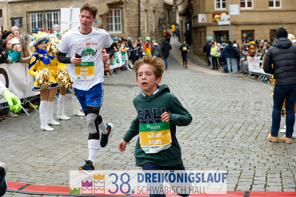 5km Roewisch Wohnbau Cup | 3 Koenigslauf 2024 5km Roewisch Wohnbau Cup - Realisiert mit Pictrs.com