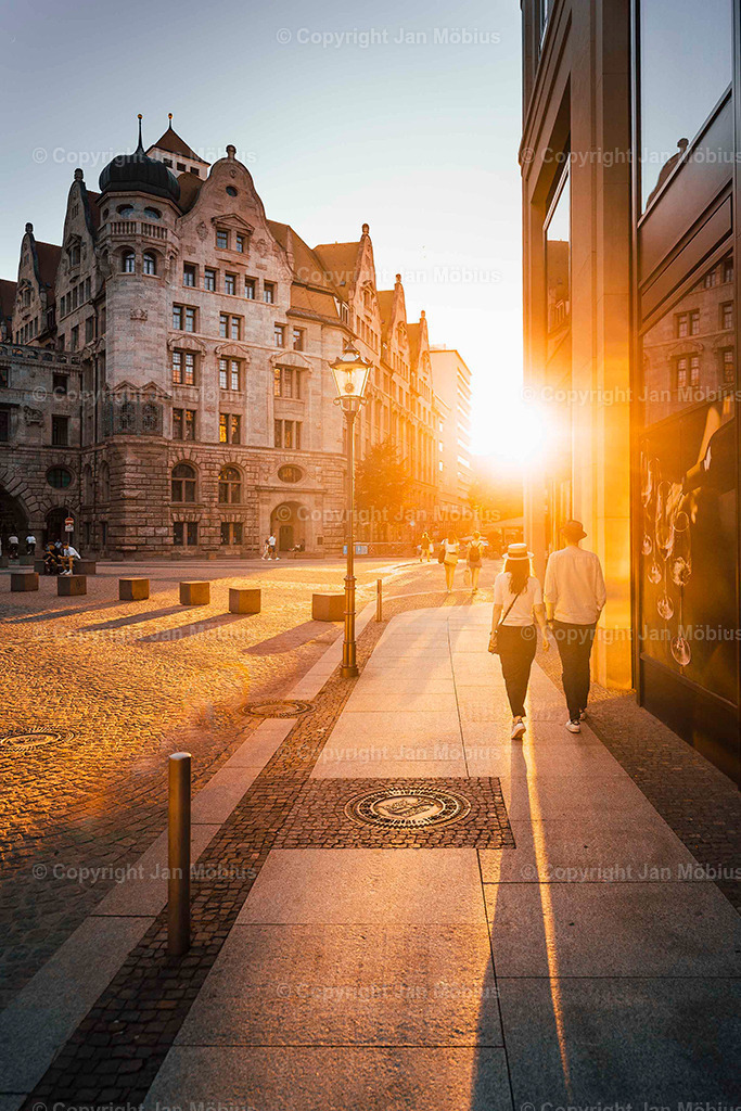Neue Rathaus Leipzig | Das Neue Rathaus Leipzig beeindruckt mit monumentaler Architektur, historischem Flair und zentraler Lage. Es zählt zu den markantesten Wahrzeichen der Stadt und ist ein beliebter Fotospot - Realisiert mit Pictrs.com