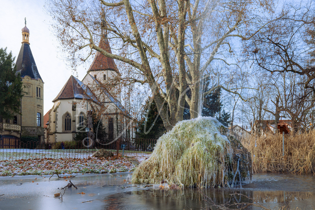 2025-01-04 Hemmingen Brunnen 003 | Schwotte Media - Realisiert mit Pictrs.com