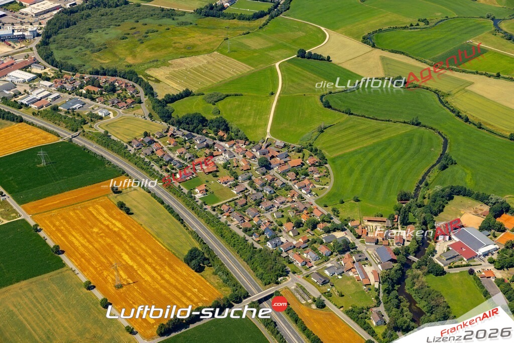 Die Luftaufnahme Altenmarkt - Cham wurde 2022 vom Flugzeug aus (keine Drohne) erstellt. Hohe Auflösung -für große Poster und Wandbilder geeignet - Garantiert!