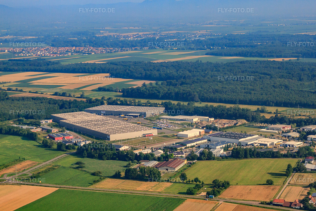 Luftbild: Industriegebiet Horst, Zufall Logistikcenter im Ortsteil Minderslachen in Kandel im Bundesland Rheinland-Pfalz in Deutschland. Foto: IMG_50925.jpg vom 04.07.2012 durch Werner Riehm/FLY-FOTO.de