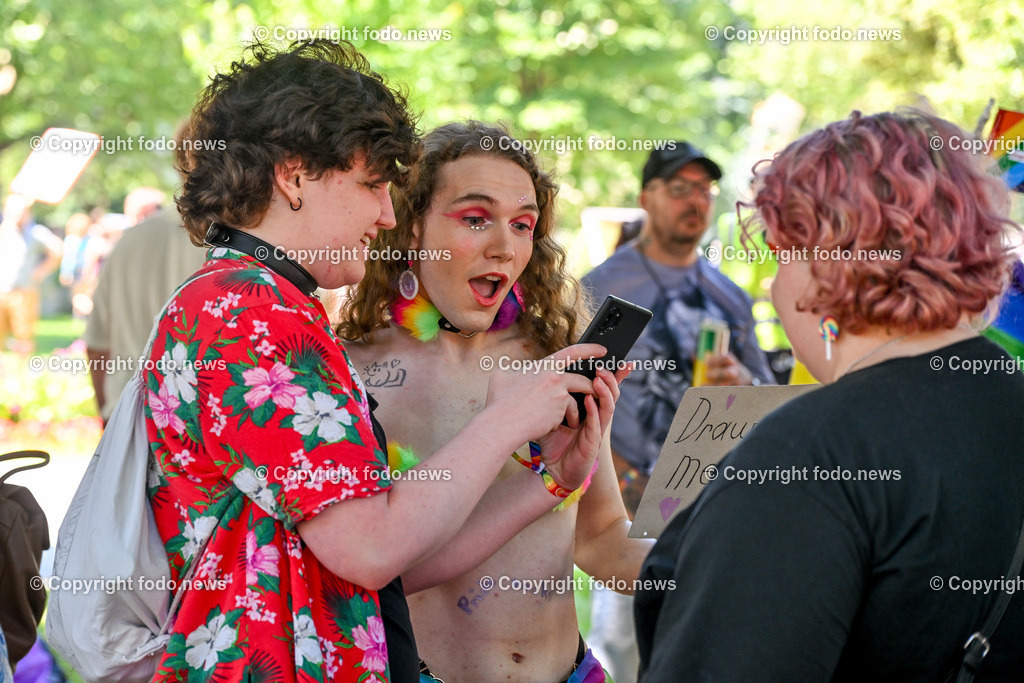 Linzpride 2025_ 21.06.2025-55 | 21.06.2025, Linz, AUT, Linzpride 2025, im Bild Teilnehmer an der Linz Pride 2025