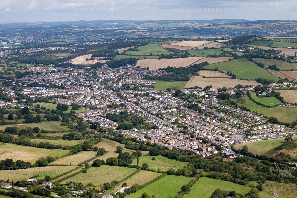 Aerial view: View of the town in Kingskerswell in the state England, Great Britain. – Photo: IMG_19794.jpg taken on 07/25/2009 by Werner Riehm/FLY-FOTO.com – Resolution of the original: 4752 x 3168 px