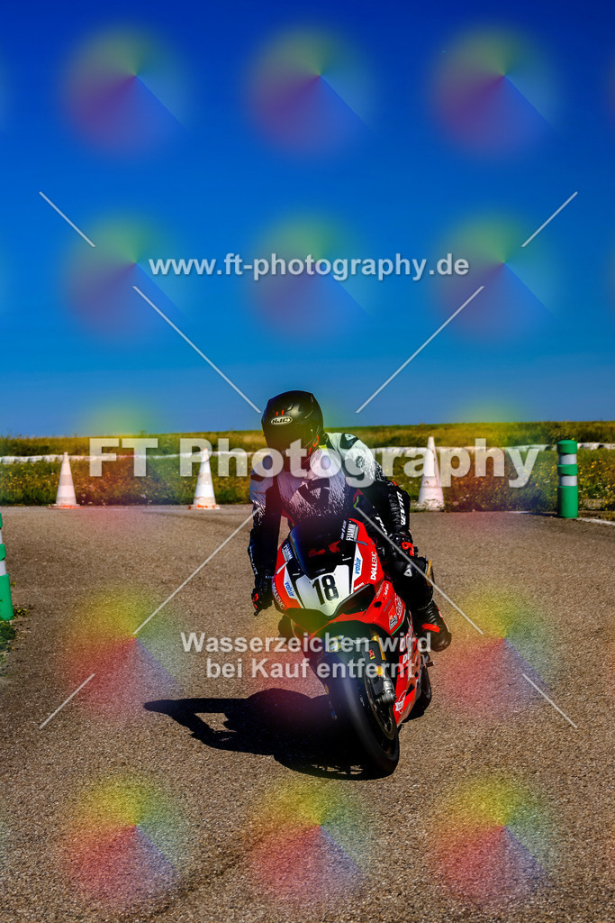 018-2607 | Hier findet Ihr Bilder von Touristenfahrten auf der Nürburgring Nordschleife oder von anderen Veranstaltungen die ich besucht habe. Viel Spass beim Durch Schauen 