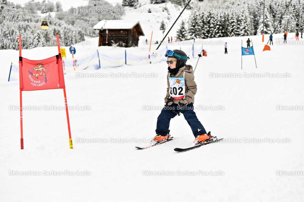 SRF_20.02.2026_0589 | Skirennfotos,Serfaus,Fiss,Ladis,Kinderskirennen,Winter,Tirol,Oberland,skirace,SFL,feelfree,weil wir's genießen,ski,Ski,skifahren,Sonnenplateau, - Realisiert mit Pictrs.com