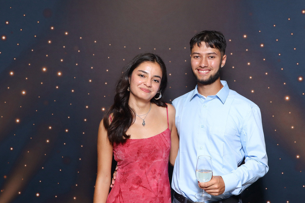 ZD260628112736-95 | Fotoshop von zweidimensional Fotografie. Ihr Fotograf im Aargau. Abzüge von Ihrem Fotobox Event bestellen.Abzüge von Ihrem Hochzeit bestellen.Abzüge von Ihrem Schulfotograf bestellen.