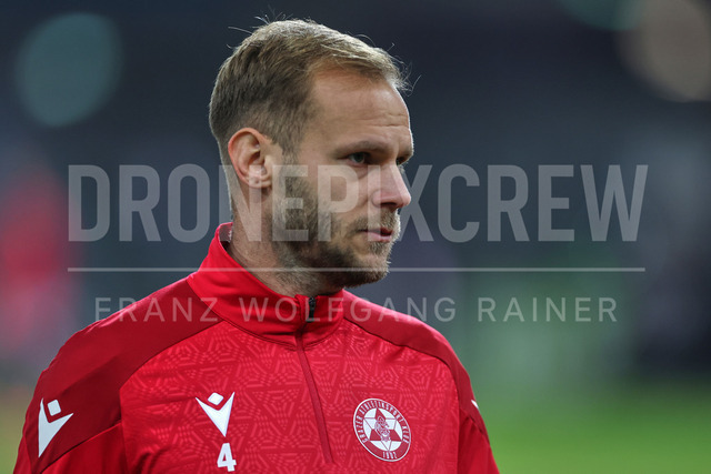 Austrian Bundesliga: Grazer AK 1902 vs LASK | GRAZ, AUSTRIA, 13.DEC.25 - SOCCER - ADMIRAL Bundesliga, Grazer AK 1902 vs LASK. The image shows Martin Kreuzriegler (GAK).