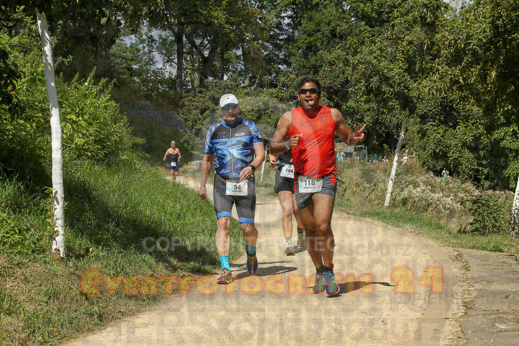 250824_1240_EX1_0175 | Sportfotografie im Rhein-Sieg Kreis, Köln, Bonn, NRW, Rheinland Pfalz, Hessen, etc. Unser Tätigkeitsfeld umfasst den Laufsport vom Volkslauf über den Marathon, Duathlon, Triathon bis zum Ultralauf wie Kölnpfad Ultra oder Schindertrail.