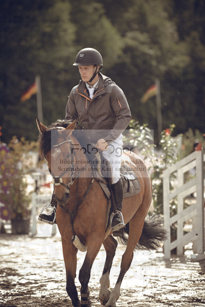 20240531-DOS_8894 | Entdecke hochwertige Reitturnierfotos von Foto Oger. Professionell, emotional und authentisch – jetzt Lieblingsmomente im Shop bestellen.Deutschlandweite Turnierfotografie. - Realisiert mit Pictrs.com