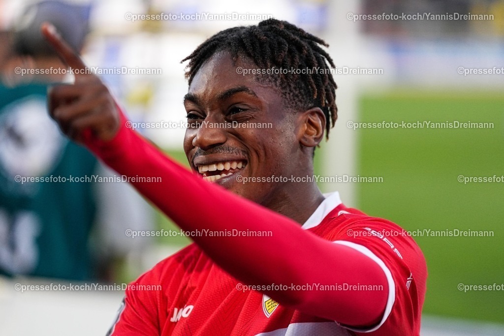 xYDR09052501101 | 09.05.2025, xydrx, Fußball, Borussia Dortmund II - VFB Stuttgart II, 3.Liga, Stadion Rote Erde, Saison 2024 2025: Justin Diehl (VFB Stuttgart II #26) freut sich über den 1:0 Sieg DFB regulations prohibit any use of photographs as image sequences and or quasi-video.