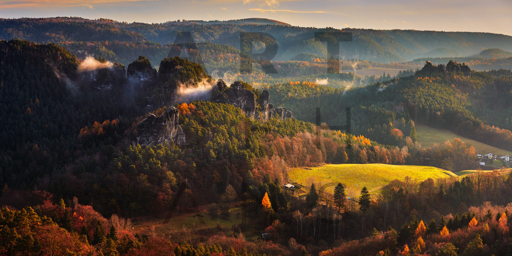 Ein Hans Fineart Original | Entdecke die Kunst von Hans Fineart - Fotografien für dein Zuhause. Verwandle deine Wände mit einzigartigen Kunstwerken und bringe die Schönheit der Welt in dein Leben. Bestelle jetzt und schaffe einen Ort der Inspiration und Eleganz.