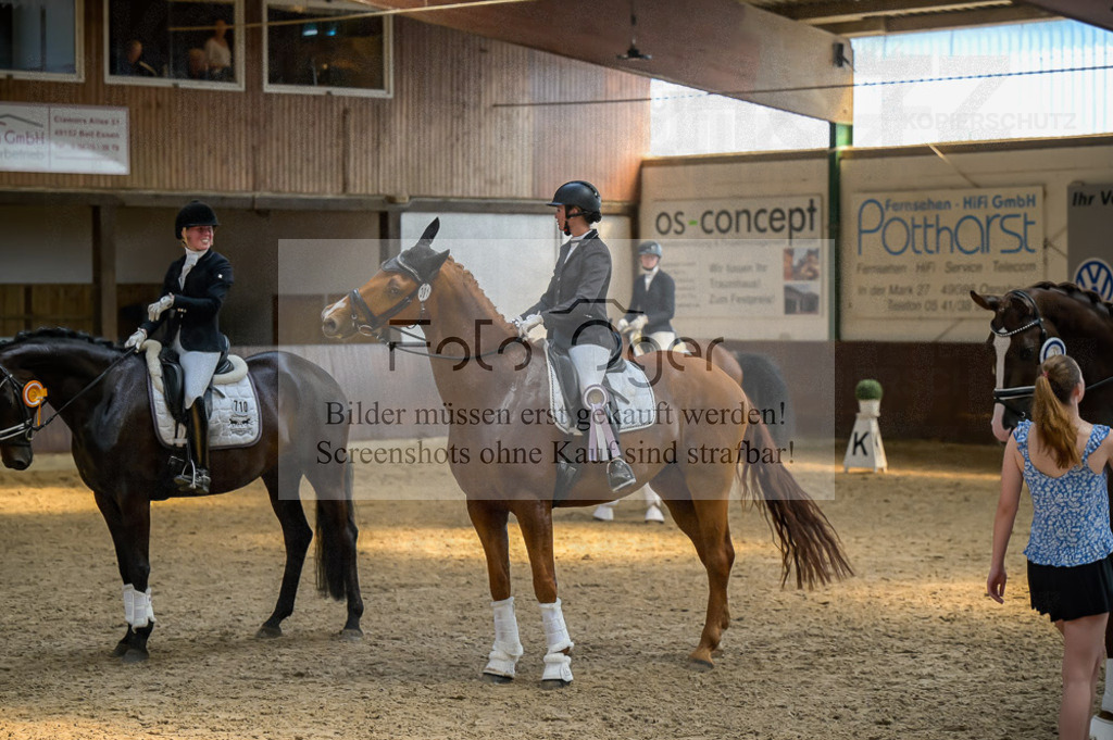 Reitturnier Voxtrup | Entdecke hochwertige Reitturnierfotos von Foto Oger. Professionell, emotional und authentisch – jetzt Lieblingsmomente im Shop bestellen.Deutschlandweite Turnierfotografie. - Realisiert mit Pictrs.com