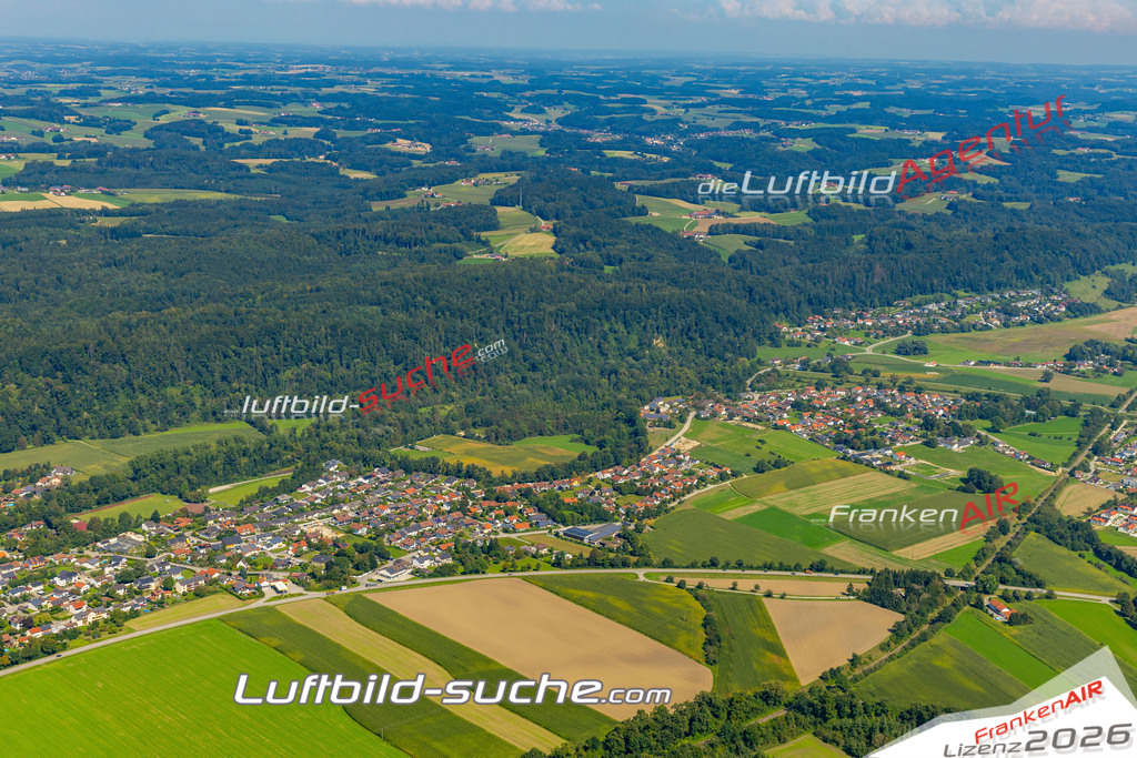 Das Luftbild zeigt :  Winhöring - Die Luftaufnahme wurde 2024 vom UL-Flugzeug aus erstellt ( keine Drohne ) - Hochauflösende Luftaufnahme - Für grossformatige Ausdrucke geeignet. Die Geschenkidee !Mit Lizenz und Bildrechte bestellbar
