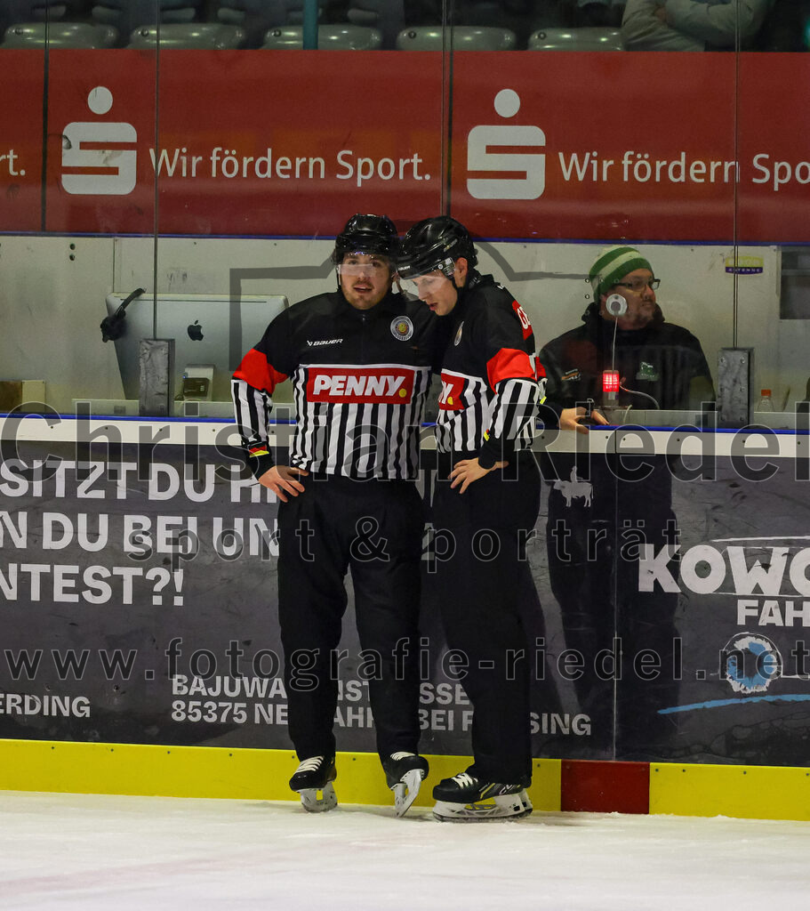 2025-12-28_144_TSV_Erding_gegen_onesto_Tigers_Bayreuth | Erding, Deutschland, 28.12.2025:Eishockey, Oberliga Süd 2025 / 2026, 31. Spieltag, TSV Erding gegen onesto Tigers Bayreuth, Endergebnis: 6:5 n.V.Foto: Christian Riedel / fotografie-riedel.net