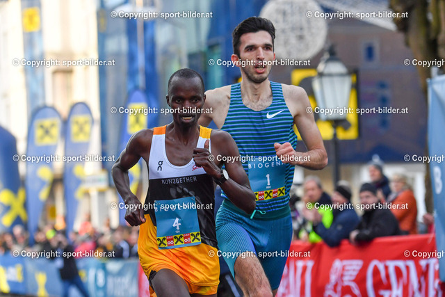 AUT, Laufen, Silvesterlauf Peuerbach 2022 | 31.12.2022, Peuerbach , AUT, Leichtathletik, Laufen, Silvesterlauf Peuerbach 2022, im Bild Isaac Kipkemboi Too (KEN), Elzan Bibic (SRB)



