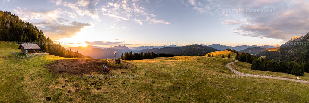 Sonnenaufgang_Alpendorf_Weißbriach-77 | piet_flosse