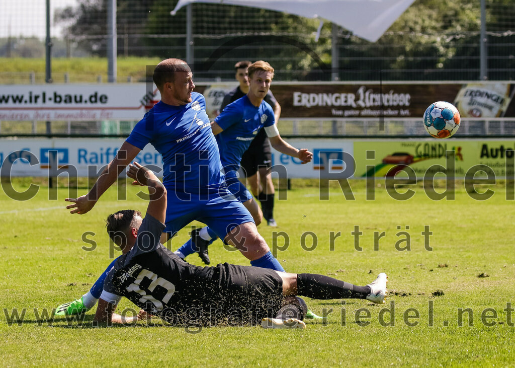 2023-08-12_083_FC_Langengeisling_gegen_ESV_Freilassing | Erding, Deutschland, 12.08.2023:
Fußball, Bezirksliga Oberbayern Ost 2023 / 2024, 4. Spieltag, FC Langengeisling gegen ESV Freilassing, Endergebnis: 2:1

Albert Deiter (ESV Freilassing, #11), Hannes Dornauer (FC Langengeisling, #33)

Foto: Christian Riedel / fotografie-riedel.net