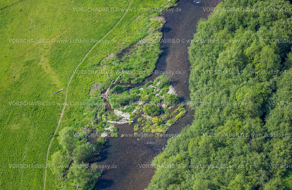 Bestwig240502919 | Luftbild, NSG Naturschutzgebiet Ruhrauen bei Bestwig, Fluss Ruhr und Steine mt Grasbüschen, Bestwig, Sauerland, Nordrhein-Westfalen, Deutschland