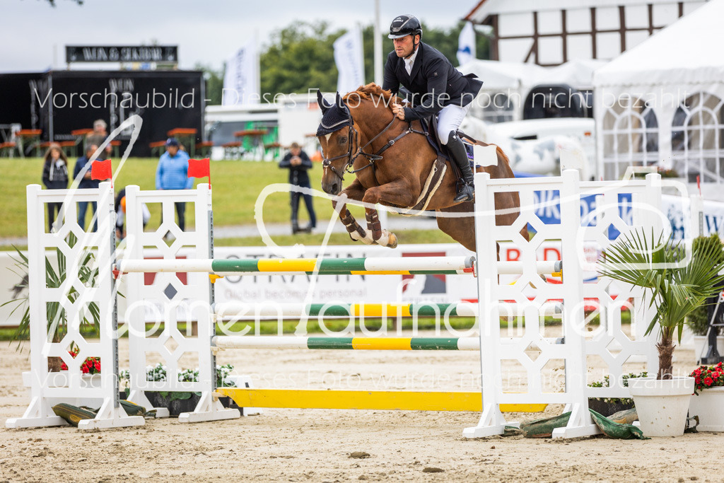 BHO-2PhSpr-M-5-2068 | MomenTaufnahmen Pferdesportfotos