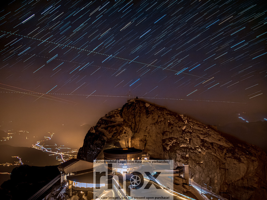 Pilatus @ Night | Stimmungsvolle Fotokunst aus Luzern. Erlebe den Pilatus, den See und die Stadt Luzern in exklusiven Aufnahmen in der Fotogalerie & Shop. - Realisiert mit Pictrs.com