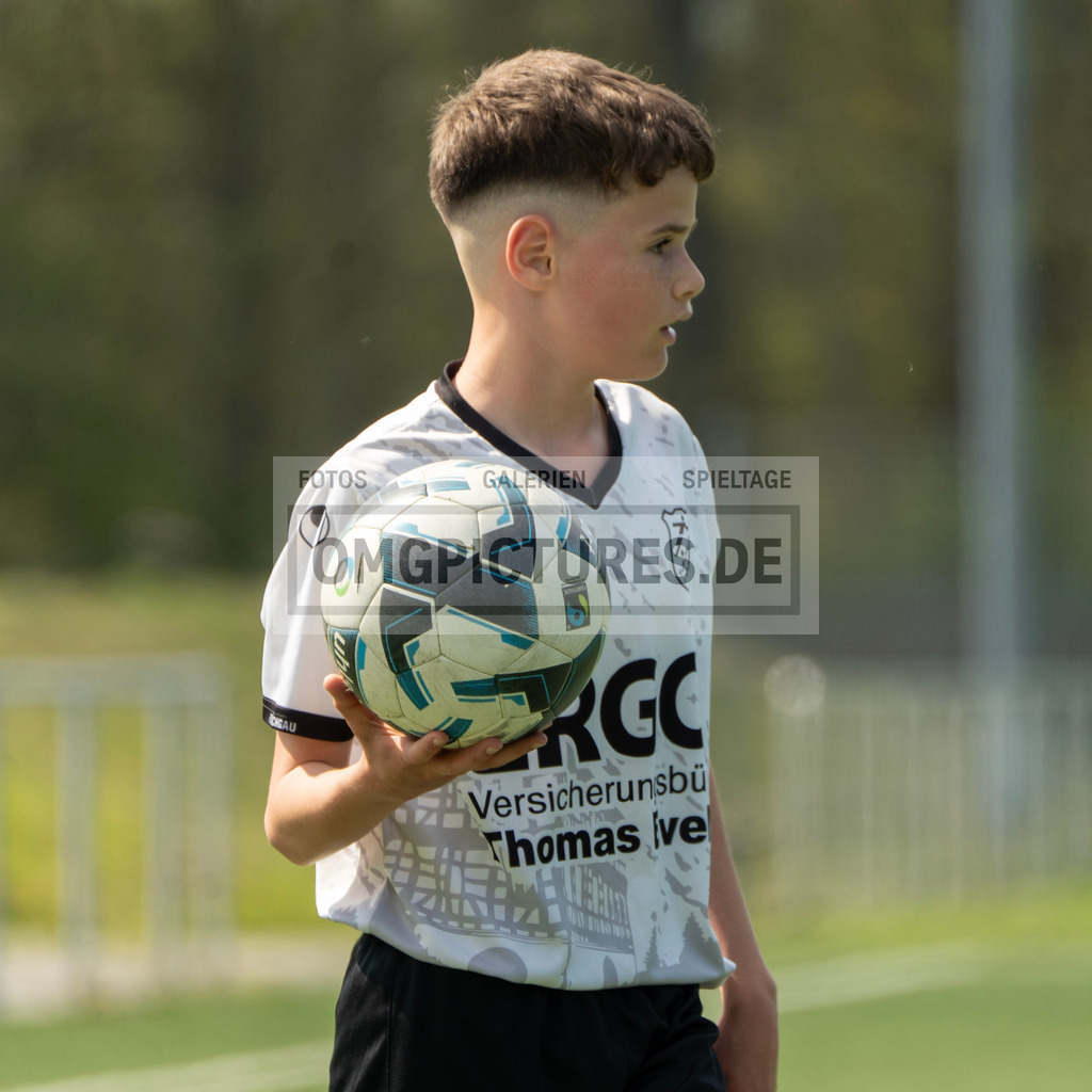 _OMG3221 | www.omgpictures.de, Sportfotograf, Verein, Fotograf, Baden Württemberg, Stuttgart, Heilbronn, omgpictures, Spieltag,  - Realisiert mit Pictrs.com