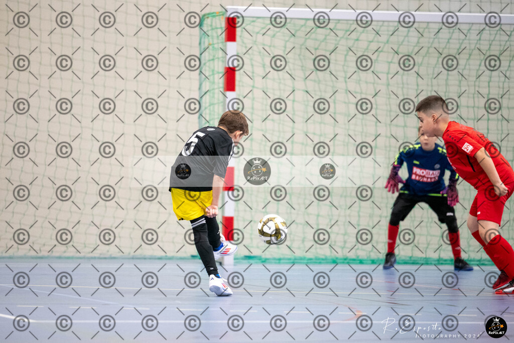 20241123_FCR-Hallenturnier-E_034 | Sport und Naturfotografie von Roberto Esposito zeigt echte Momente Bewegung und die Schönheit der Natur. Ausdrucksstarke Bilder schaffen Emotionen.