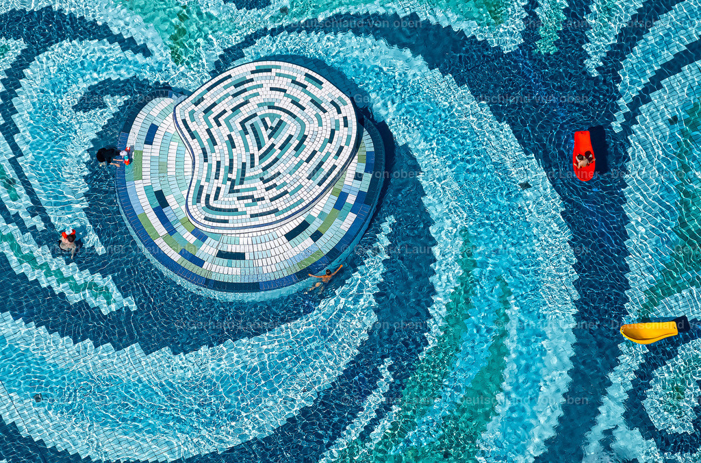 3902588 | Freibad bei Heilbronn