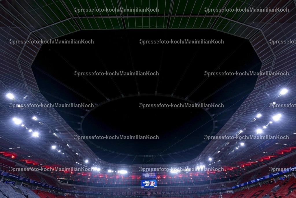 UCL11032502123 | 11.03.2025, Fußball, UEFA Champions League, Bayer 04 Leverkusen - FC Bayern München, Achtelfinale Rückspiel, BayArena, Saison 2024 2025: Feature Innenansicht Spielstätte Stadion Arena Übersicht Übersichtsbild Übersichtsfoto Spielfeld Tribüne Tribünen DFB regulations prohibit any use of photographs as image sequences and or quasi-video.
