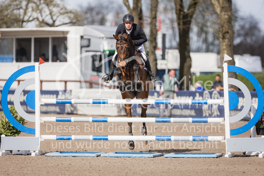 230411_Mühlen_04SprPf-L-417 | Deine schönsten Turniermomente als professionelle Fotos! Entdecke hochwertige Pferdesport-Fotografie im Online-Shop. Jetzt Fotos finden & bestellen!