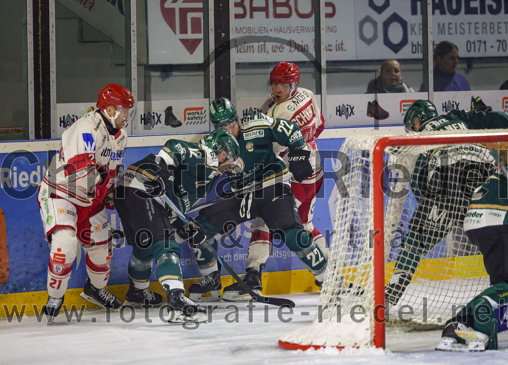 2025-09-12_103_TSV_Erding_gegen_EV_Landshut | Erding, Deutschland, 12.09.2025:Eishockey, Oberliga Süd 2025 / 2026, Testspiel, TSV Erding gegen EV Landshut, Endergebnis: 4:6David Stieler (EV Landshut, #21), Thomas Brandl (Erding Gladiators, #12), Grady Hobbs (Erding Gladiators, #22), Mark Waldhausen (Erding Gladiators, #27)Foto: Christian Riedel / fotografie-riedel.net