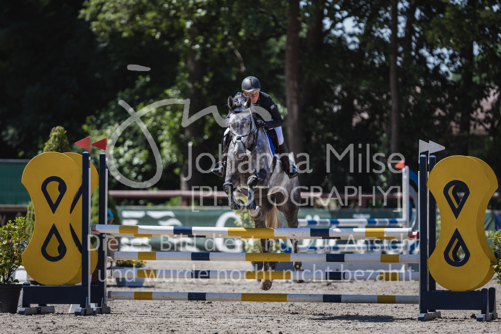 230610_Mühlen_A-Spr2-721 | Deine schönsten Turniermomente als professionelle Fotos! Entdecke hochwertige Pferdesport-Fotografie im Online-Shop. Jetzt Fotos finden & bestellen!