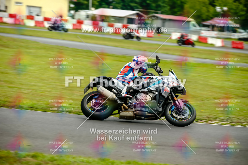 VBK-4304 | Hier findet Ihr Bilder von Touristenfahrten auf der Nürburgring Nordschleife oder von anderen Veranstaltungen die ich besucht habe. Viel Spass beim Durch Schauen 
