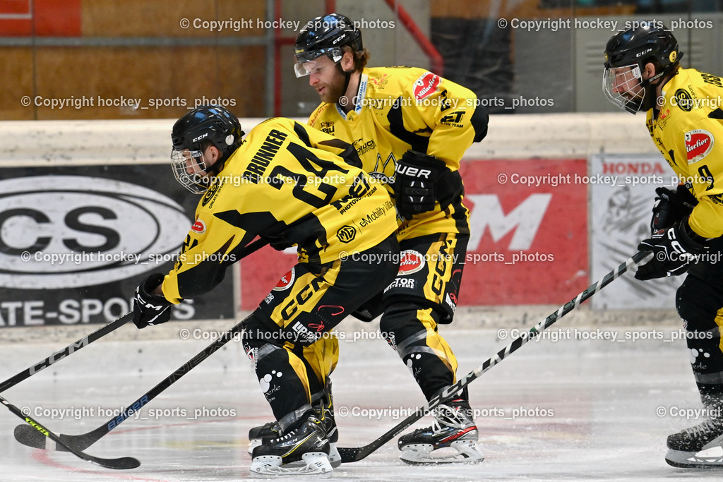 EC Hornets Spittal vs. USC Piraten Velden 18.2.2024 | #24 Brunner Noel EC Hornets Spittal, #2 Karitnig Gert EC Hornets Spittal, #9 Essmann Kevin EC Hornets Spittal, EC Hornets Spittal vs. USC Piraten Velden 18.2.2024, EC Hornets Spittal vs. USC Piraten Velden 18.2.2024 am 18.02.2024 in Spittal an der Drau (Eissportzentrum Spittal), Austria, (Photo by Bernd Stefan)