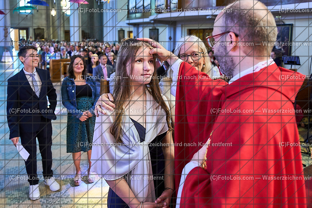 ALP1047_PfarrFirmung Wieselburg_Firmvorgang | (C)FotoLois.com, Alois Spandl, Firmung in der Pfarrkirche Wieselburg mit Generalvikar Dr. Christoph Weiss, Dechant Pfarrer Daniel Kostrzycki und Monignore Franz Dammerer, Sa 15. Juni 2024.