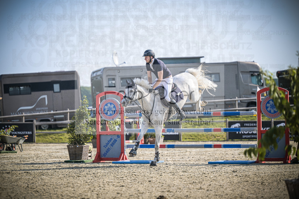 DOS_1439 | Entdecke hochwertige Reitturnierfotos von Foto Oger. Professionell, emotional und authentisch – jetzt Lieblingsmomente im Shop bestellen.Deutschlandweite Turnierfotografie. - Realisiert mit Pictrs.com