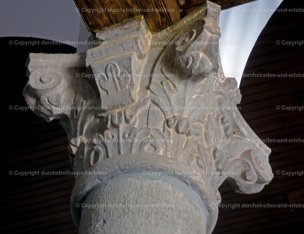 Kapitell aus der Renaissance, Igreja Matriz de Alcoutim | Kapitell aus der Renaissance, Igreja Matriz de Alcoutim - Realisiert mit Pictrs.com