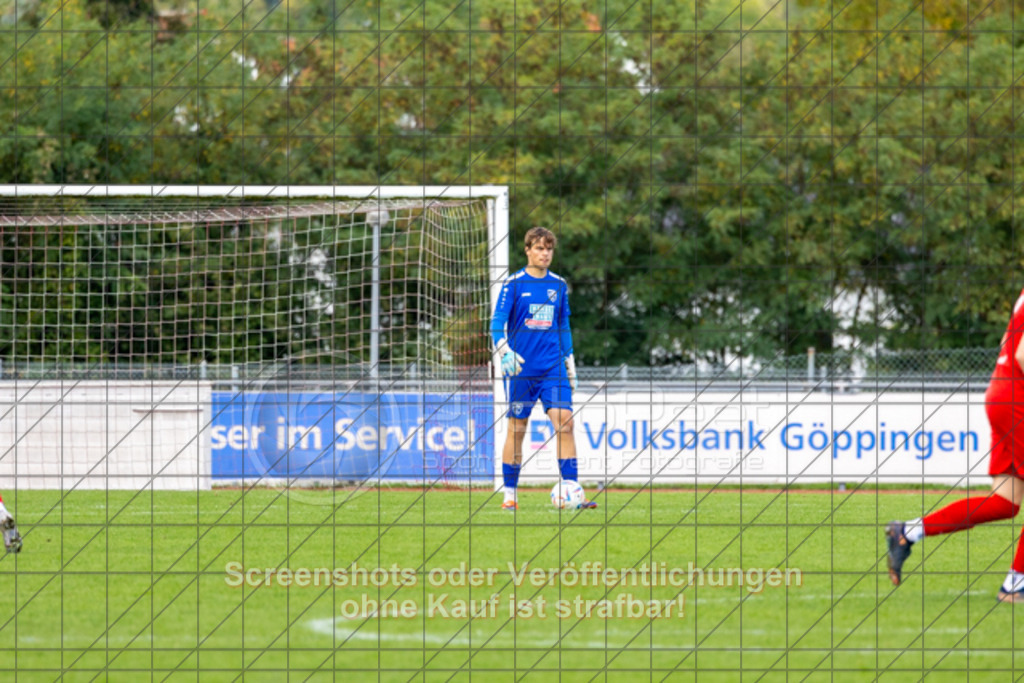 20250928_150431_0065 | #,1.FC Donzdorf (rot) vs. SV Ebersbach (schwarz), Fußball, Bezirksliga - Bezirk Neckar/Fils, 06. Spieltag, Saison 2025/2026, Rasenplatz Lautertal Stadion, Süßener Straße 16, 73072 Donzdorf, 28.09.2025 - 15:00 Uhr,Foto: PhotoPeet-Sportfotografie/Peter Harich