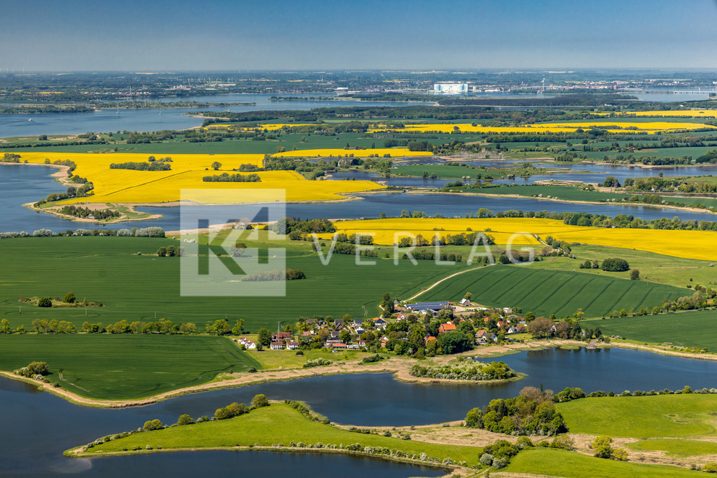 Wandbild-Stralsund-Luftbild-Ostsee-Ruegen-0U3A3475 | Luftbild der Insel Rügen mit Stralsund im Hintergrund - Realisiert mit Pictrs.com