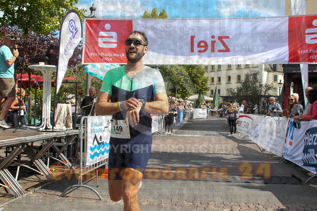 250824_1244_EV4_9445 | Sportfotografie im Rhein-Sieg Kreis, Köln, Bonn, NRW, Rheinland Pfalz, Hessen, etc. Unser Tätigkeitsfeld umfasst den Laufsport vom Volkslauf über den Marathon, Duathlon, Triathon bis zum Ultralauf wie Kölnpfad Ultra oder Schindertrail.
